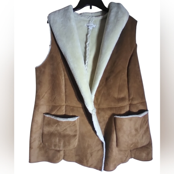 westport 1962 Jackets & Blazers - Westport 1962 long faux suede faux fur vest brown pockets XL